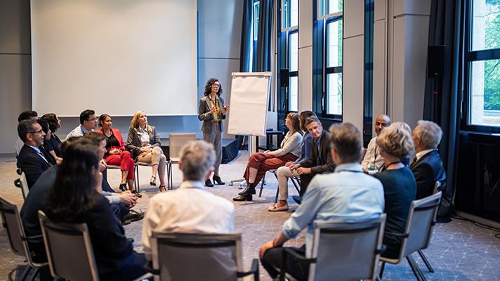 人力资源公司VSPORTS(中国)国际认为中国制造业企业出海应从人才培养与人才开展双驱动模型管理国际化人才